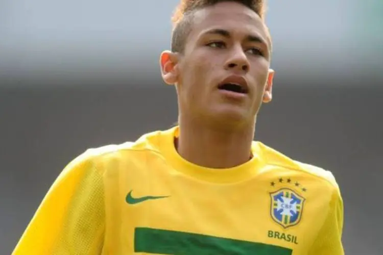 Neymar é o único entre os 55 candidatos a entrar na seleção ideal do ano que joga atualmente no Brasil (Mike Hewitt/Getty Images)