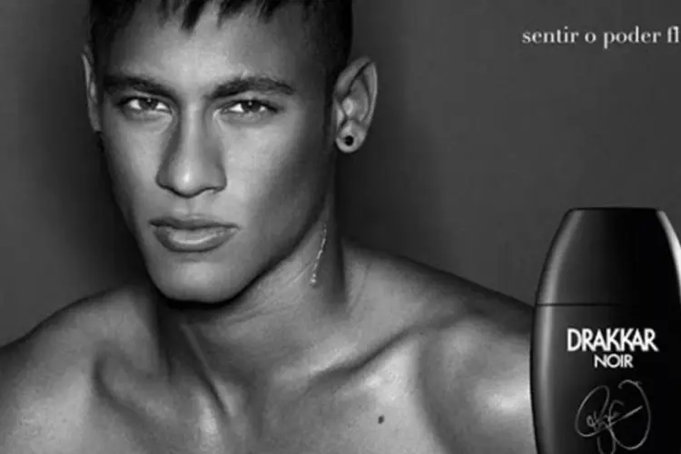 
	Neymar em propaganda do perfume Drakkar Noir: o craque aparece com um olhar marcante e sedutor
 (Divulgação)