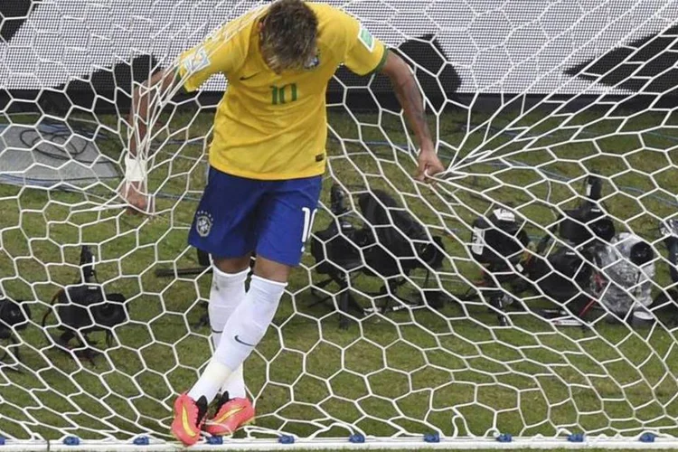Neymar durante partida contra o México na Copa do Mundo de 2014, em Fortaleza (Francois Xavier Marit/Reuters)