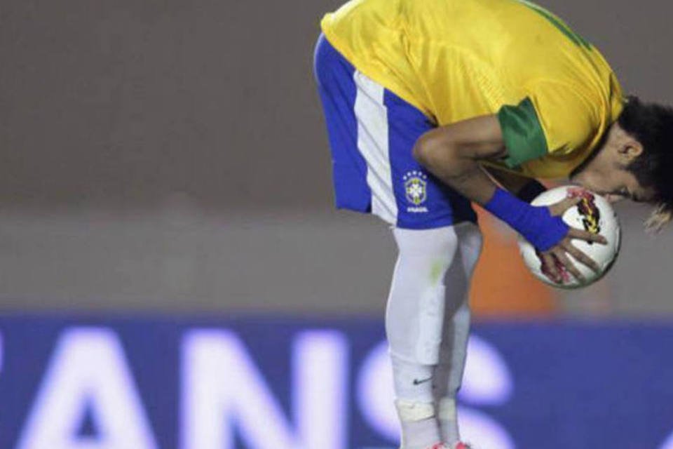 Neymar admite "frio na barriga" por Barça e foca na seleção
