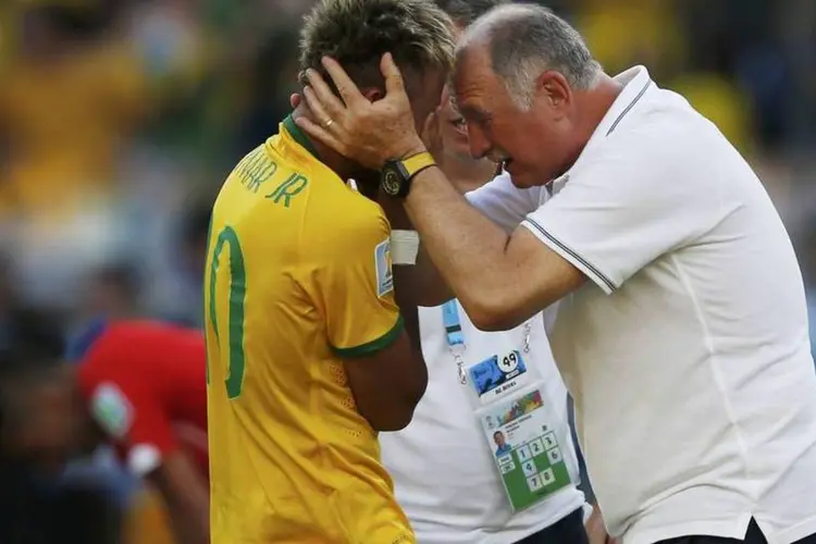 
	Neymar e Felip&atilde;o: com Felip&atilde;o, a sele&ccedil;&atilde;o contou com Neymar nas 27 partidas que disputou
 (REUTERS/Toru Hanai)