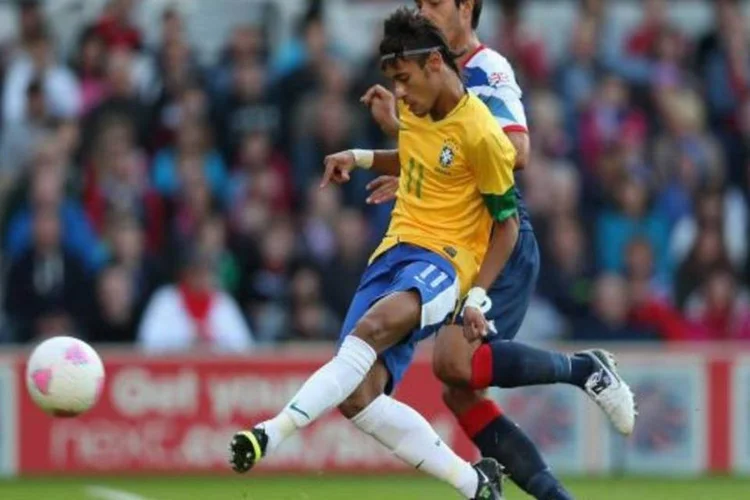 Neymar em jogo do Brasil: o que muitos se perguntam em Londres é se o craque do Santos joga para a equipe ou para si mesmo (Getty Images)