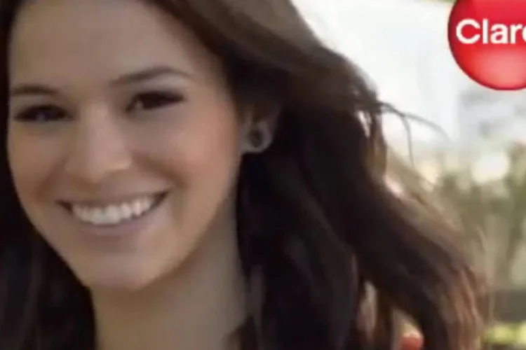 Neymar e Bruna Marquezine em comercial da Claro: campanha retrata os principais atributos da empresa e reúne, pela primeira vez, o casal em peças publicitárias (Reprodução/YouTube)