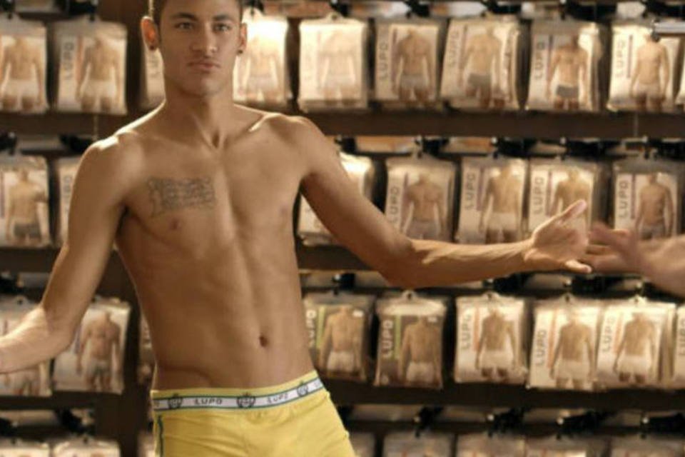 Comercial com Neymar é acusado de homofobia; Lupo nega