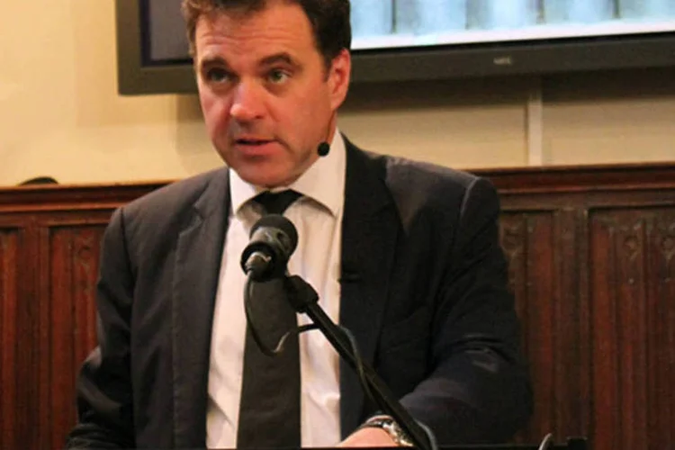 Niall Ferguson: "No Brasil, a expectativa crescente da população tem gerado insatisfação" (Wikimedia Commons)