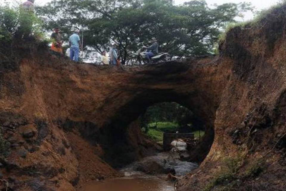Nicarágua tenta salvar mineiros presos por deslizamento