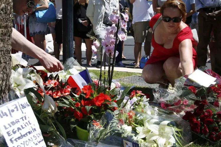 
	Homenagem para as v&iacute;timas do ataque em Nice: atentado fez 84 mortos
 (Pascal Rossignol / Reuters)