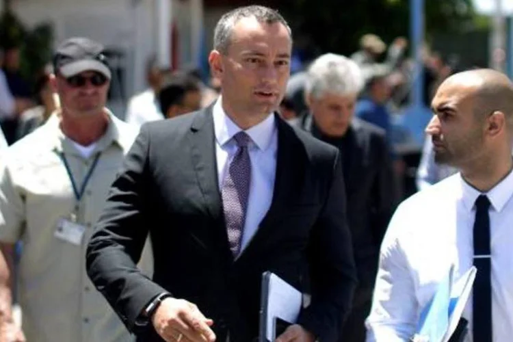 Nickolay Mladenov desembarcou em um território que vive uma profunda crise humanitária e econômica (Mahmud Hams/AFP)
