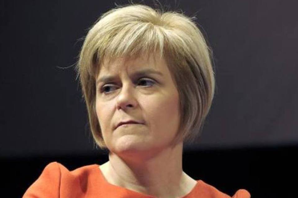 Parlamento da Escócia designa Nicola Sturgeon como ministra
