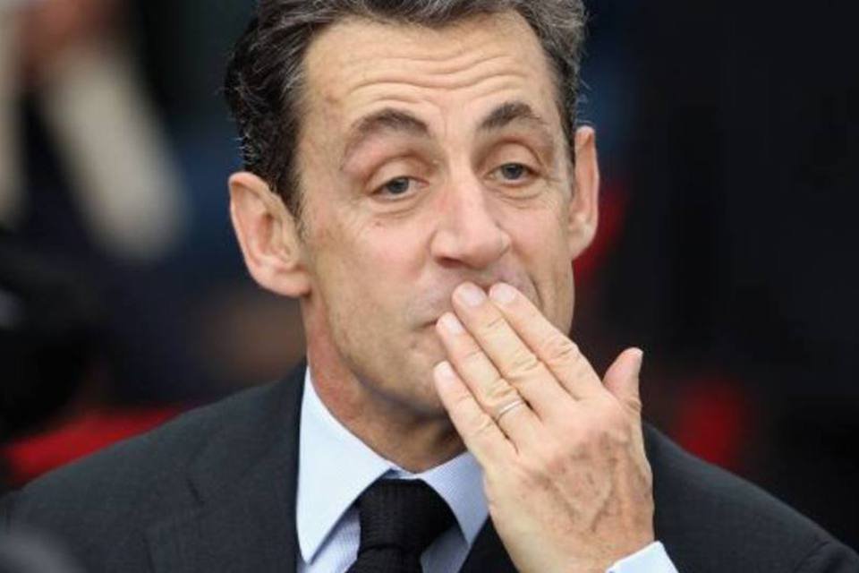 Dirigentes históricos da Frente Nacional apoiam Sarkozy