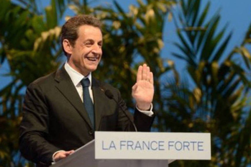 Sarkozy e Hollande trocam farpas em debate decisivo
