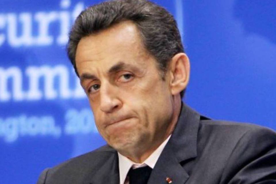 Padre reza para que Sarkozy tenha crise cardíaca por ciganos