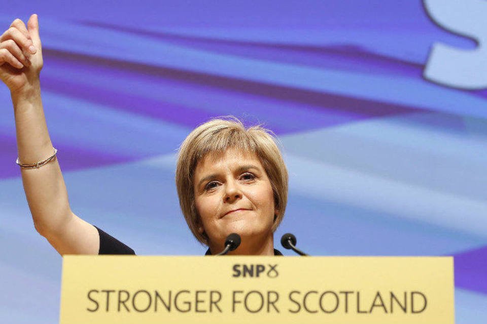 Nicole Sturgeon é nomeada líder do Partido Nacional Escocês
