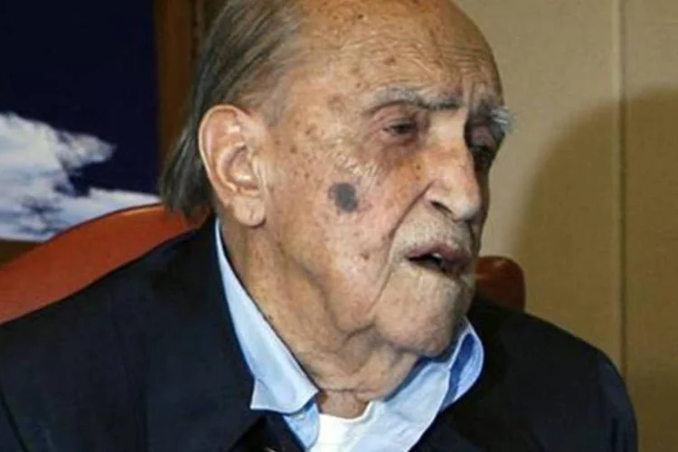 O arquiteto Oscar Niemeyer: o arquiteto está lúcido e continua fazendo fisioterapia respiratória (REUTERS)
