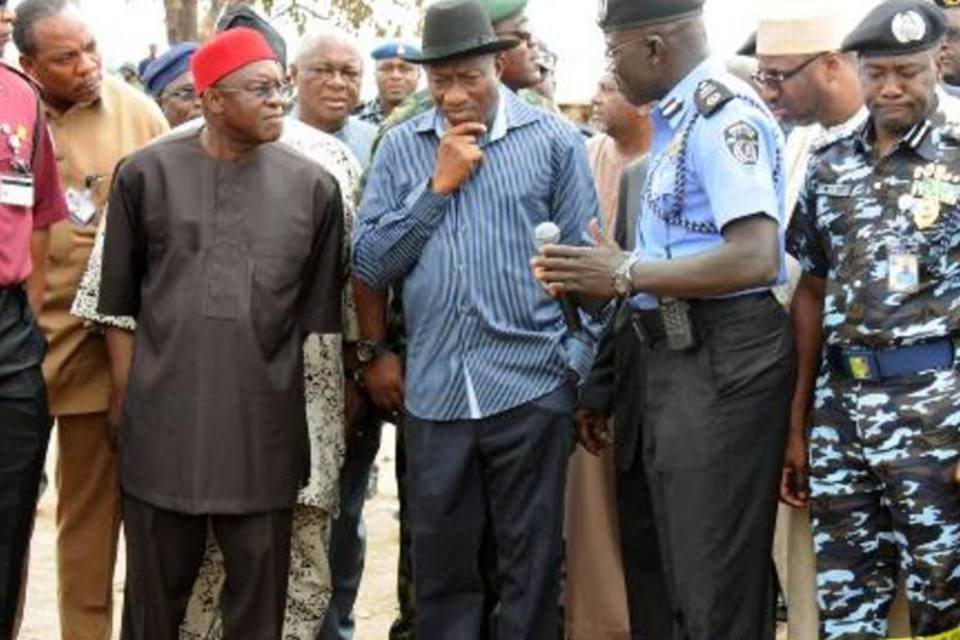 Presidente da Nigéria visita área atacada pelo Boko Haram