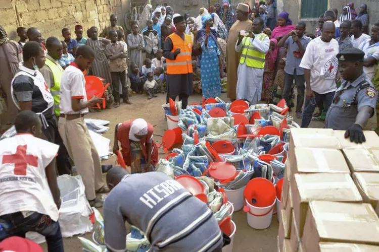 
	Cruz Vermelha na Nig&eacute;ria: alguns estimam que o n&uacute;mero de mortes pode chegar a 2 mil
 (Stringer/Reuters)