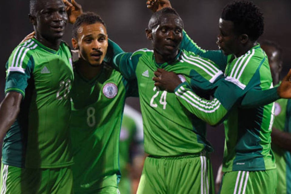 Fifa suspende federação e Nigéria fica proibida de jogar