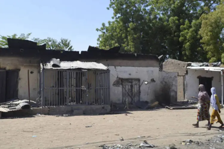 
	Local destru&iacute;do em ataque na Nig&eacute;ria: residentes disseram que ataques come&ccedil;aram na noite de ter&ccedil;a e que &uacute;ltimas v&iacute;timas foram mortas na tarde desta quinta
 (Reuters)