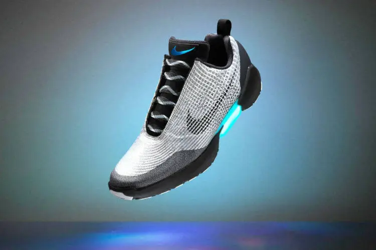 Novo tênis da Nike: HyperAdapt 1.0 traz tecnologia futurista que permite ajuste automático no pé (Divulgação/Nike)