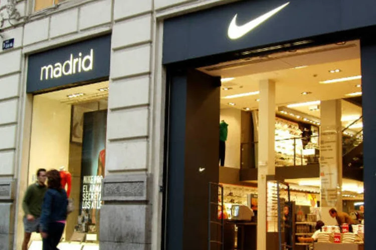 
	Vitrine da Nike Store: a camiseta foi desenhada por torcedores da equipe de beisebol dos New York Yankees, o eterno rival esportivo do Red Sox de Boston, em lembran&ccedil;a &agrave; temporada de 1978.
 (GettyImages)
