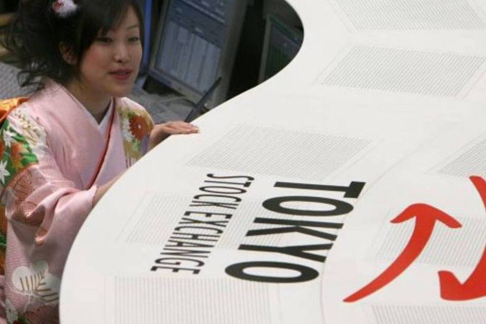Bolsa de Tóquio fecha no maior nível em 7 anos