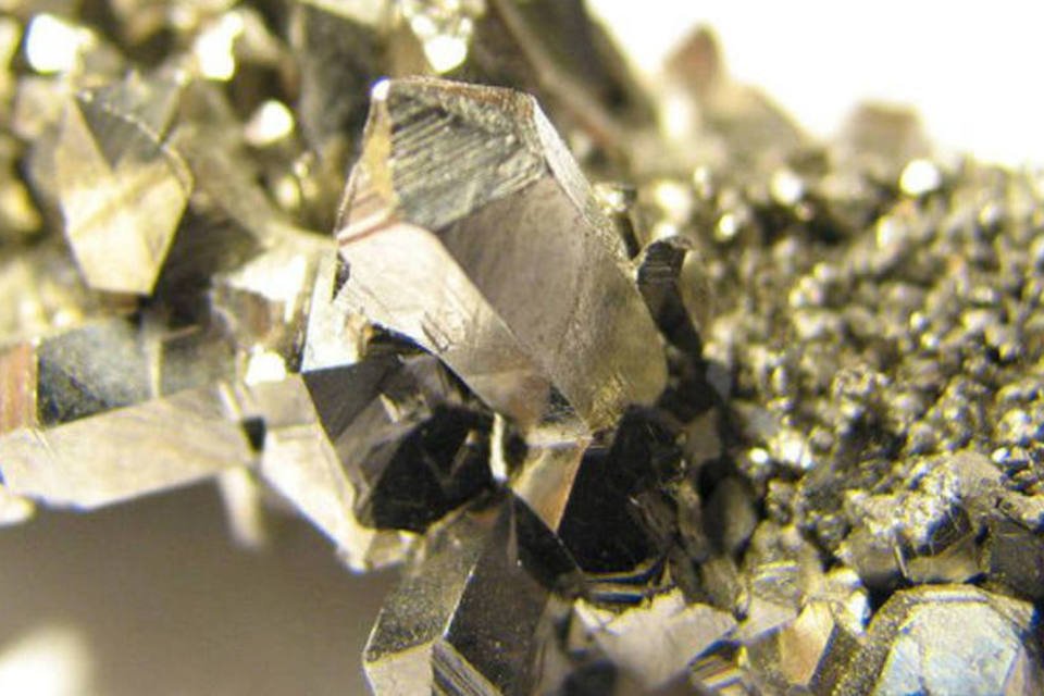 Nióbio: hoje, o metal é usado em um décimo de toda a produção de aço mundial, em automóveis, oleodutos e turbinas de avião (Reprodução/Wikimedia Commons)