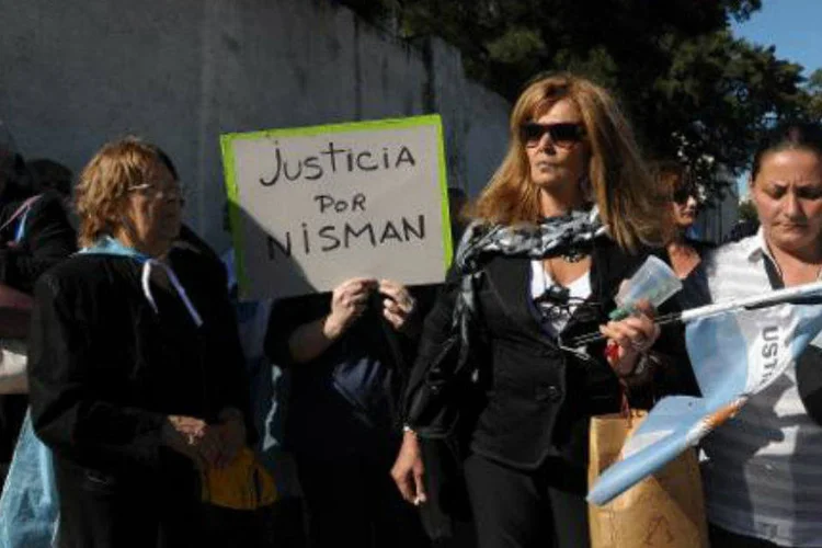 Alberto Nisman: setores judiciais que convocaram a mobilização estão vinculados à Associação de Magistrados, que enfrenta o governo. (AFP)