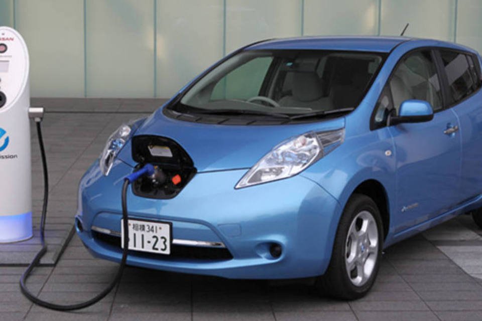 Nissan Leaf é eleito carro do ano no Japão