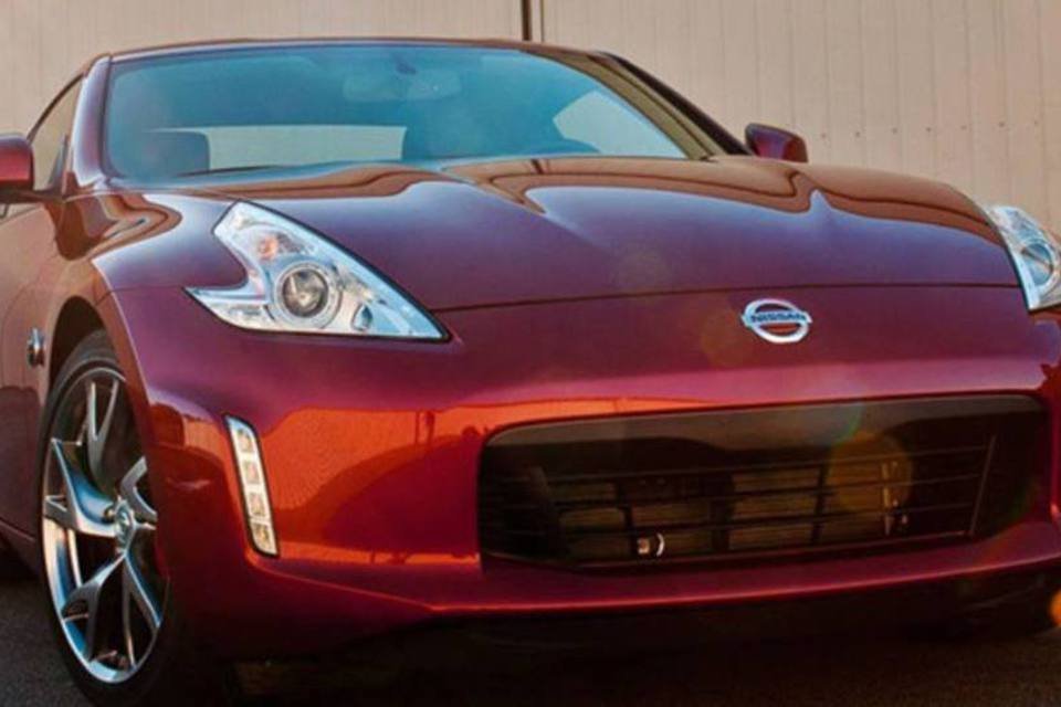 Após facelift, Nissan mostra o novo 370Z