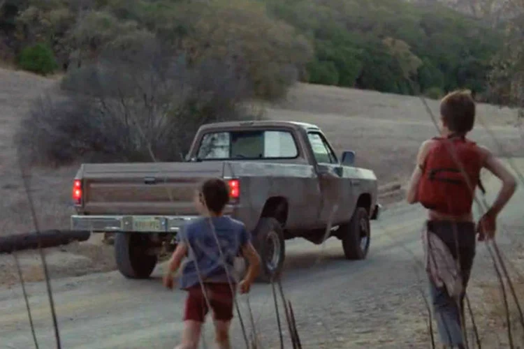 Comercial da Nissan: breve homenagem aos concorrentes, como Ford e Chevrolet (Reprodução)