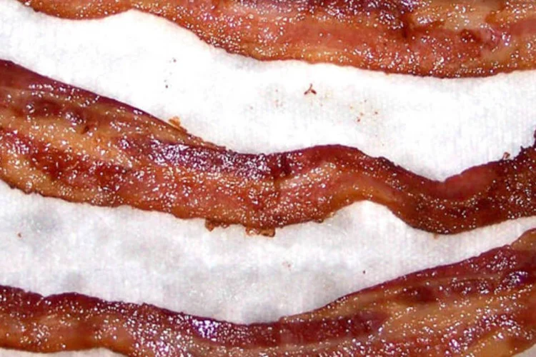 
	O consumo de comidas como manteiga, margarina e bacon cresceu entre executivos
 (Sally Hamilton / Stock Xchng)