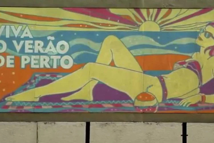 Vídeo no YouTube e no Facebook mostra a construção da ação (Reprodução)