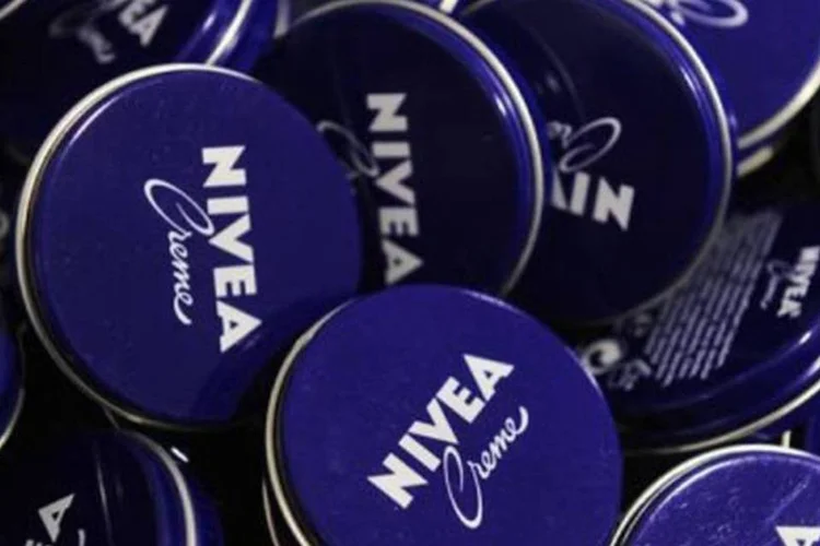 
	Potes do creme Nivea: plataforma digital conta com ferramentas amistosas e funcionais para usu&aacute;rios de iPhone e Android
 (John Macdougall/AFP)