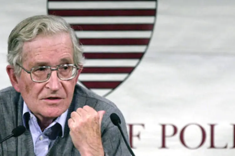 O intelectual norte-americano Noam Chomsky: para ele, poder dos EUA é erodido por todos os lados (Getty Images)