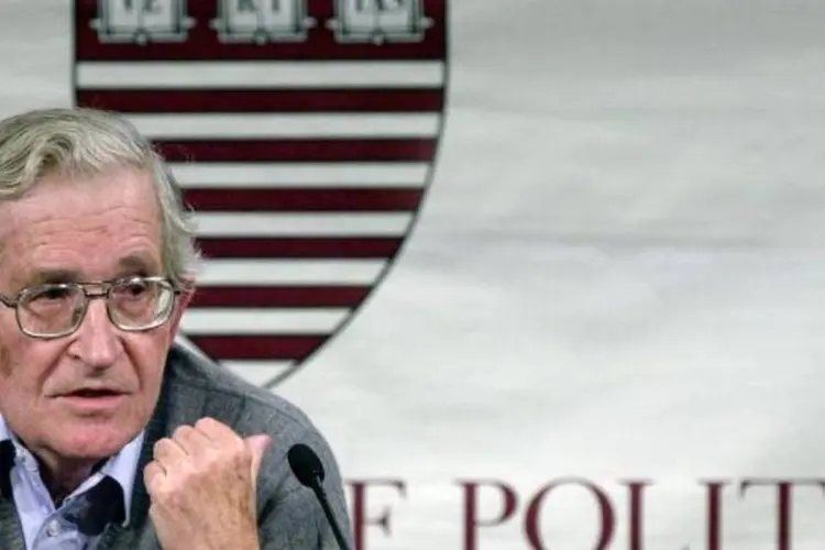 
	Noam Chomsky: linguista famoso e destaque da esquerda americana, ele foi investigado pela CIA durante as d&eacute;cadas de 1960 e 1970.
 (William B. Plowman/Getty Images)