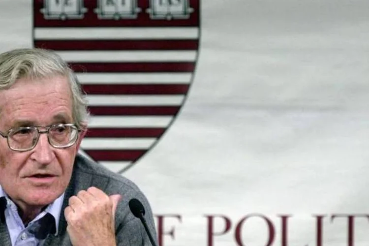 
	Noam Chomsky: linguista famoso e destaque da esquerda americana, ele foi investigado pela CIA durante as d&eacute;cadas de 1960 e 1970.
 (William B. Plowman/Getty Images)