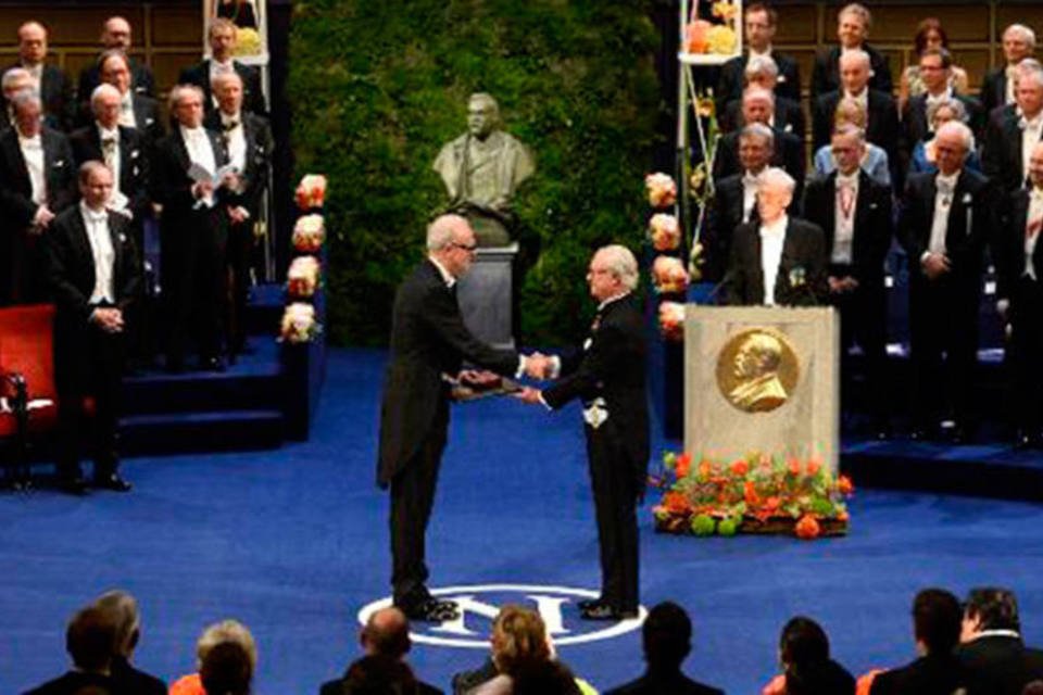 Francês Patrick Modiano recebe Nobel de Literatura