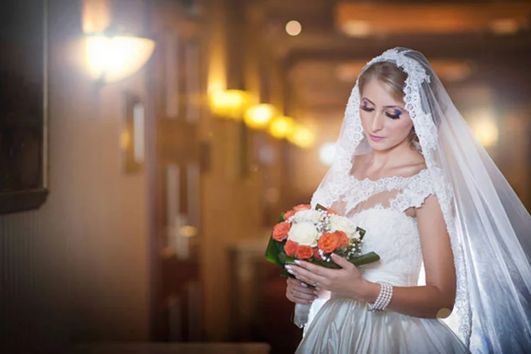 Os vestidos de noiva passaram por diversas transformações nos últimos 100 anos (ThinkStock)