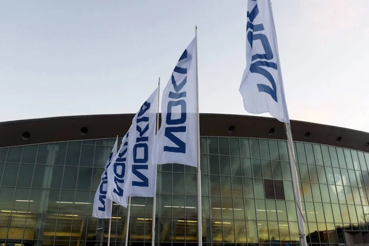 
	Nokia: os pap&eacute;is da Nokia e da Alcatel ca&iacute;am mais de 10 por cento
 (Vesa Moilanen / Reuters)