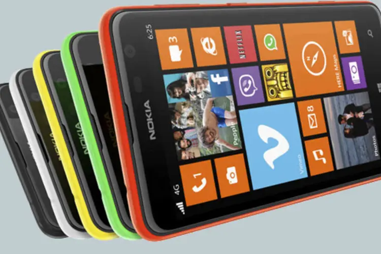 
	Nokia Lumia 625: seis meses de Netflix no Brasil, a 16,90 reais por m&ecirc;s, custariam pouco mais de 100 reais que um m&ecirc;s sai por 16,90 reais
 (Nokia/Reuters)