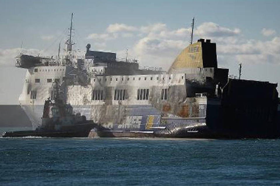 Ferry Norman Atlantic chega a porto italiano de Brindisi