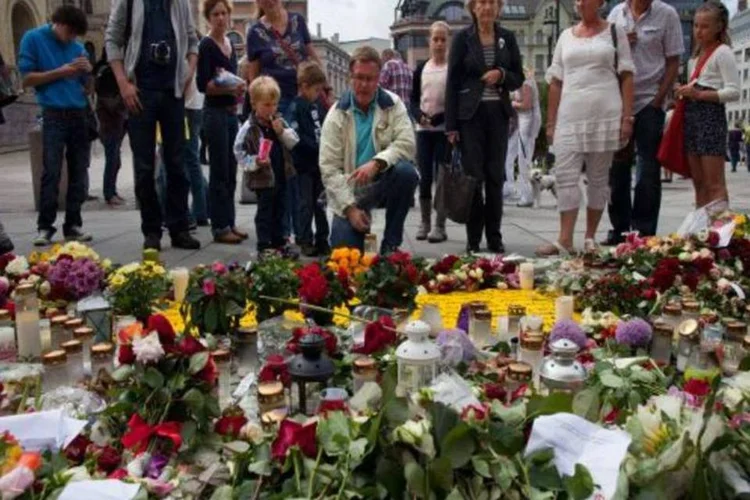 Homenagem a vitimas do massacre: independentemente da pena, 87% dos entrevistados - mil pessoas - concordam que Breivik não deve ser colocado em liberdade jamais (Getty Images)