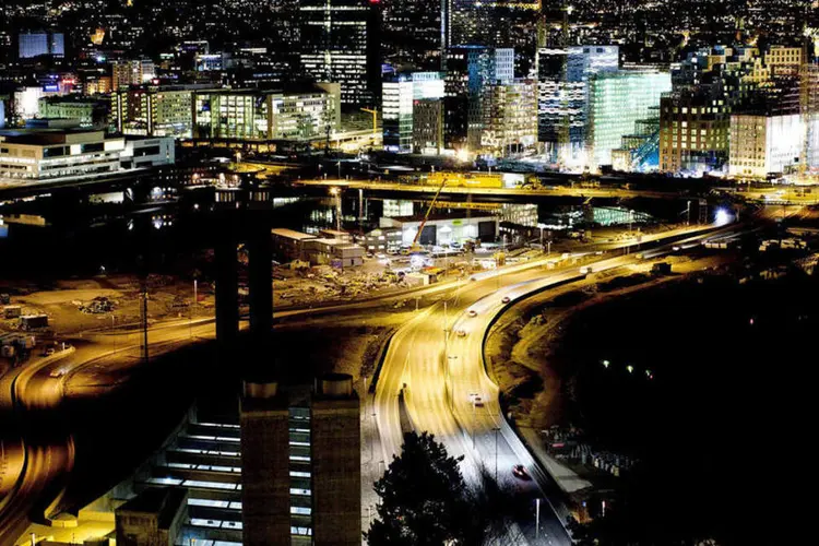 Vista noturna de Oslo, na Noruega: país debate o que fazer com maior fundo soberano do mundo (Tomm W. Christiansen/Bloomberg)