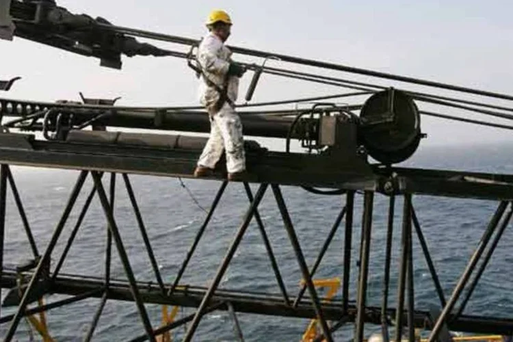 
	Explora&ccedil;&atilde;o de petr&oacute;leo: dos 289 blocos licitados, 166 est&atilde;o localizados no mar, sendo 94 em &aacute;guas profundas, 72 em &aacute;guas rasas e 123 em terra
 (Getty Images)
