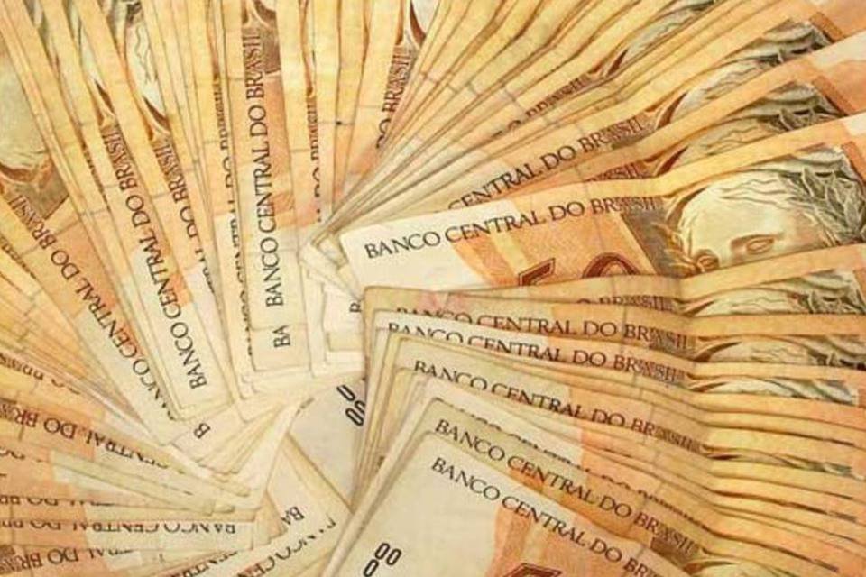 Superávit fiscal brasileiro cai devido à crise mundial