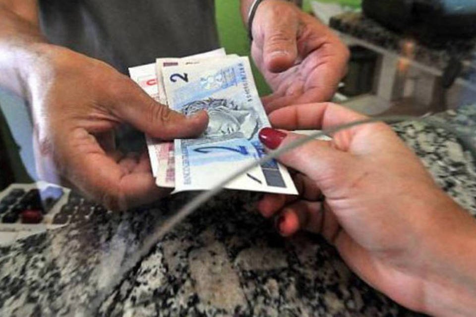 Bancos trocarão moedas e cédulas falsas sacadas em caixas