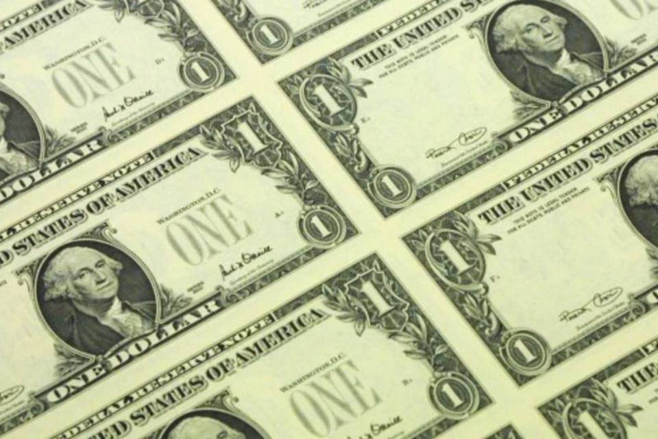 Dólar recua 0,47% para R$1,690 na véspera do Natal