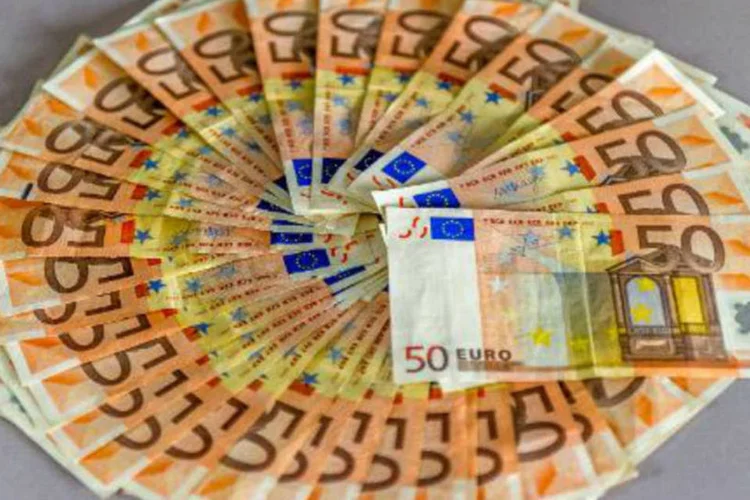 Notas de euro: este é o quinto trimestre consecutivo de crescimento da Espanha (Philippe Huguen/AFP)