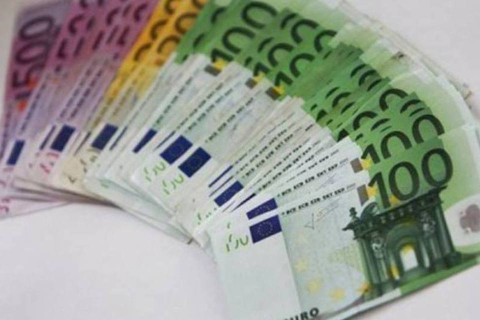 Euro cai para US$ 1,2427 em Frankfurt