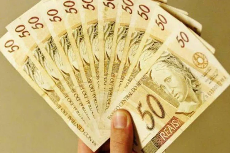 
	Dinheiro: Especialista sugere comparar o investimento no plano ao Tesouro Direto
 (REUTERS)